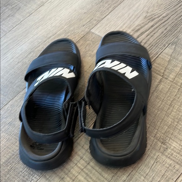 Nike Open Toe women size 9 Black Sport Sandals with Adjustable Straps - Picture 5 of 6